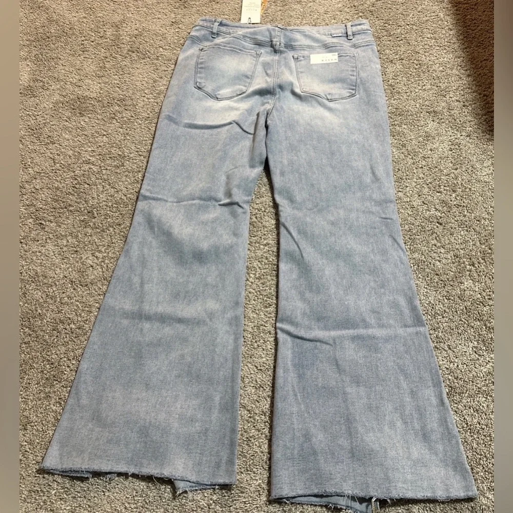 Risen Light Wash Women's Flared Jeans